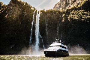 Milford Sound Overnight Cruise - Fiordland Discovery