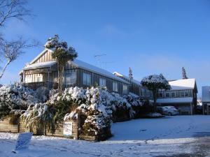 Howards Mountain Lodge