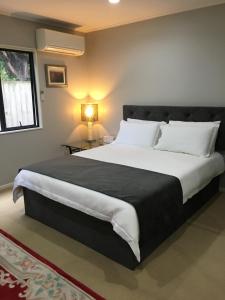 Ellerslie Luxury double bedroom