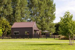 Angus Road Barn