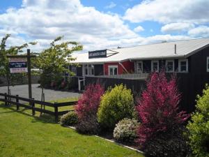 Lake Maraetai Lodge