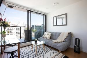 BRAND NEW Studio apartment in Central Queen Street