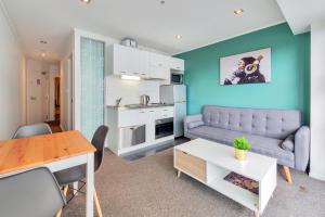 【JHT】Queen St. 2 BRM ,Free Wifi,Netflix TV,Styled