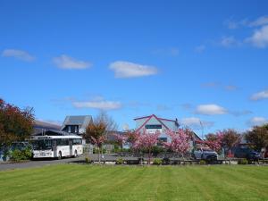 Adventure Lodge and Motels and Tongariro Crossing Track Transport