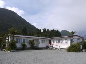 Central Franz Josef Cabins and Flats