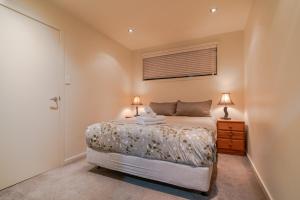 Birkenhead Super Cozy & Comfort Shared Room