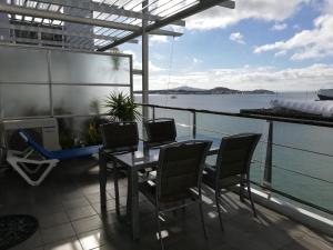 Waterfront apartment in Princes Wharf