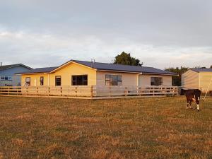 Waihakeke Cottage