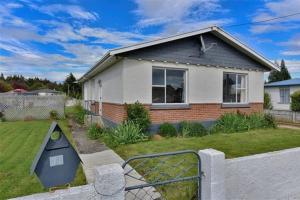 Southern New Zealand Holiday Home Small Town NZ