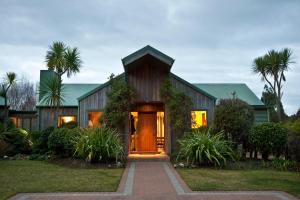 Whakaipo Lodge