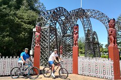 Cycle with Maori