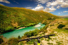 Self-Guided Tour: Arrowtown River Bike Ride to Gibbston Valley Including Lunch